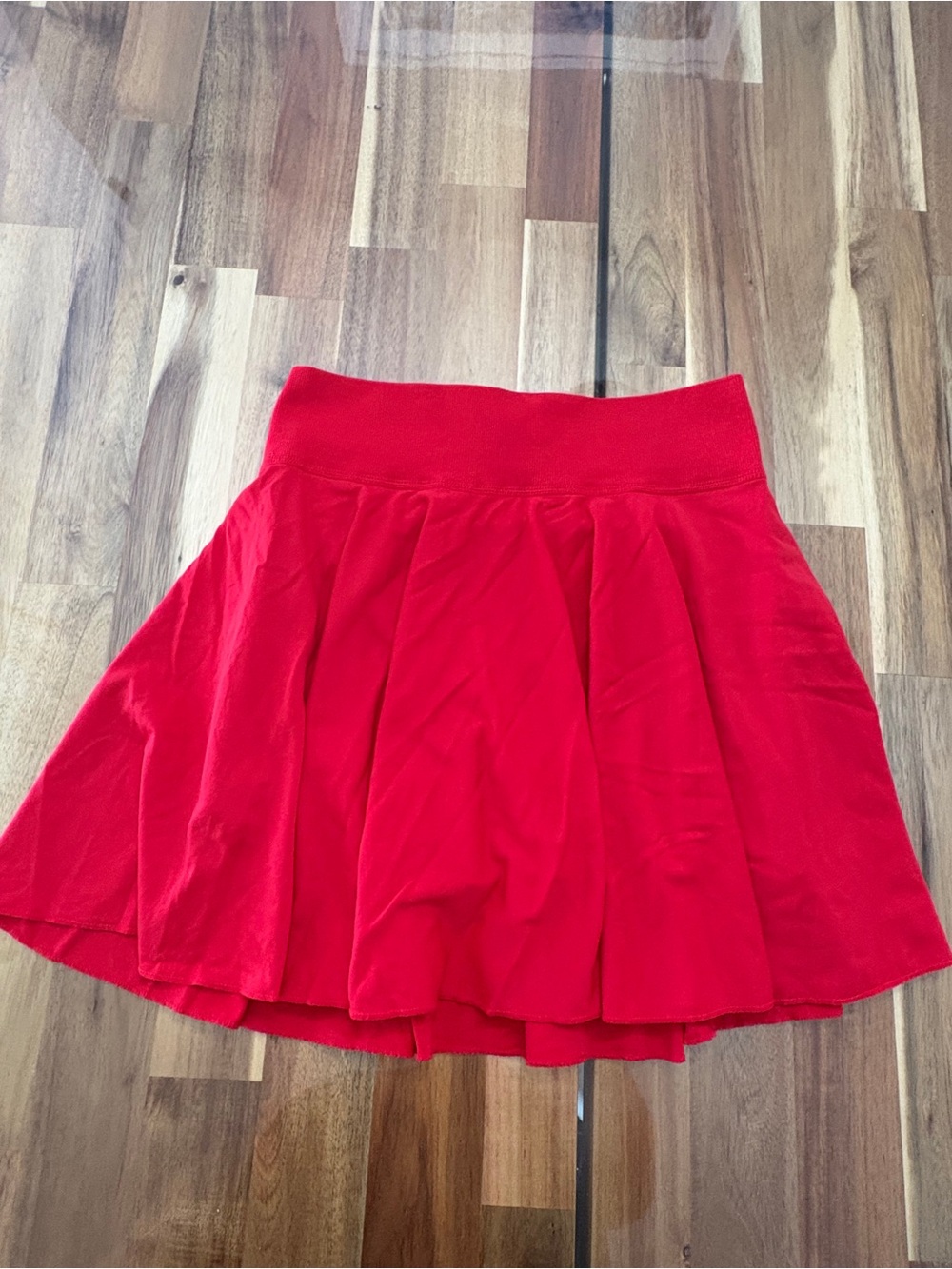 NWOT Sz M OQQ Red Flowy Pleat-like Athletic Athleisure Mini Skort, Stretchy